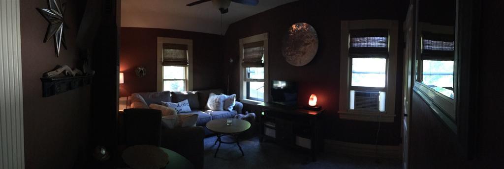 Kara'S Kottages Bed & Breakfast Kalamazoo Exterior photo